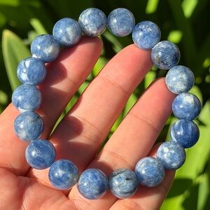 11.5mm stretchable blue kyanite bracelet‎ 0409